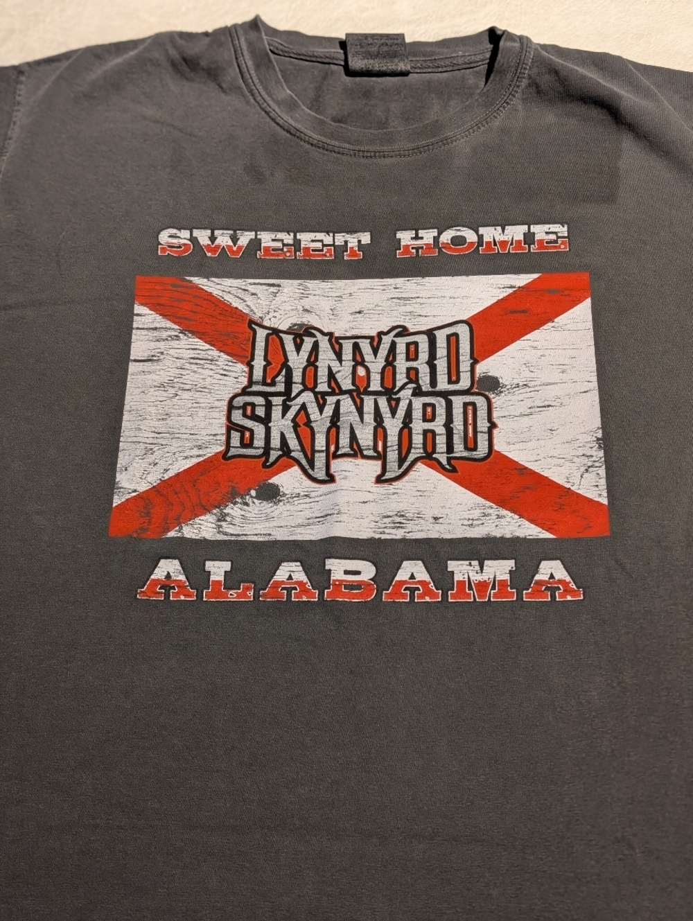 Lynyrd Skynyrd "Sweet Home Alabama" 2018 Farewell Graphic Tee - M